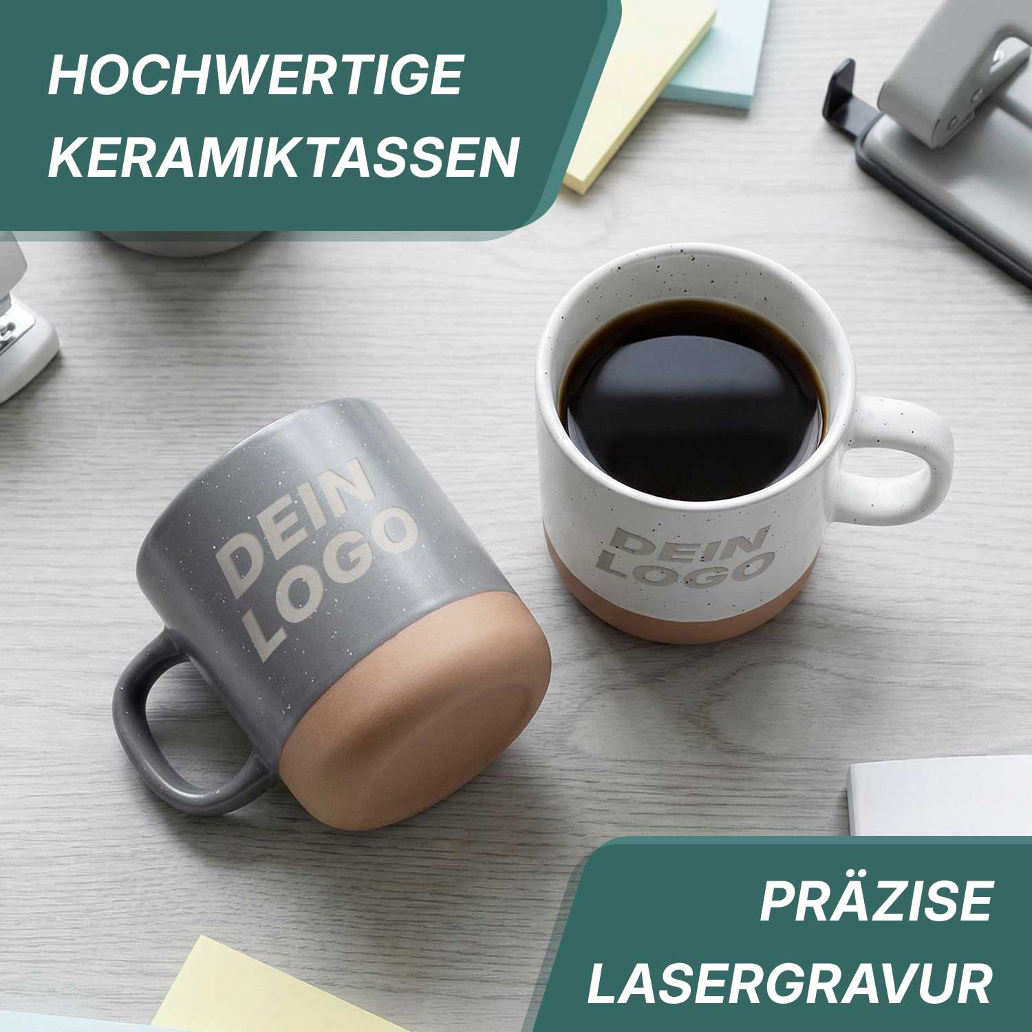 Hochwertige Steingut Keramiktassen befinden sich auf einem grauen Holztisch. Beschriftung: Hochwertige Keramiktassen, Präzise Lasergravur.